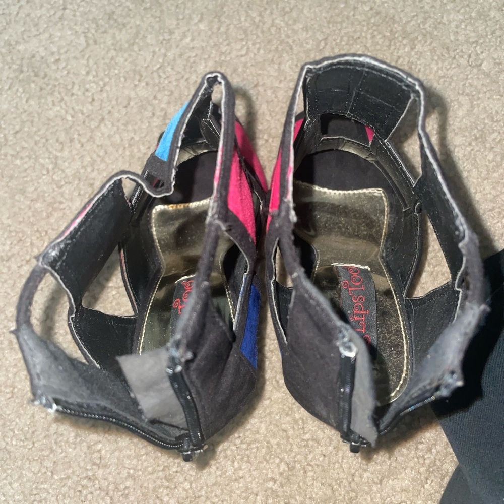 Colorblock 2 Lips Too Heels - Picture 4 of 4
